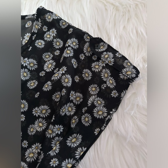 Suzy Shier Top - Picture 10 of 16